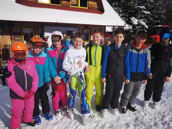 Niko Grošelj in Ajda Pirš zlata na medobčinskem tekmovanju v veleslalomu