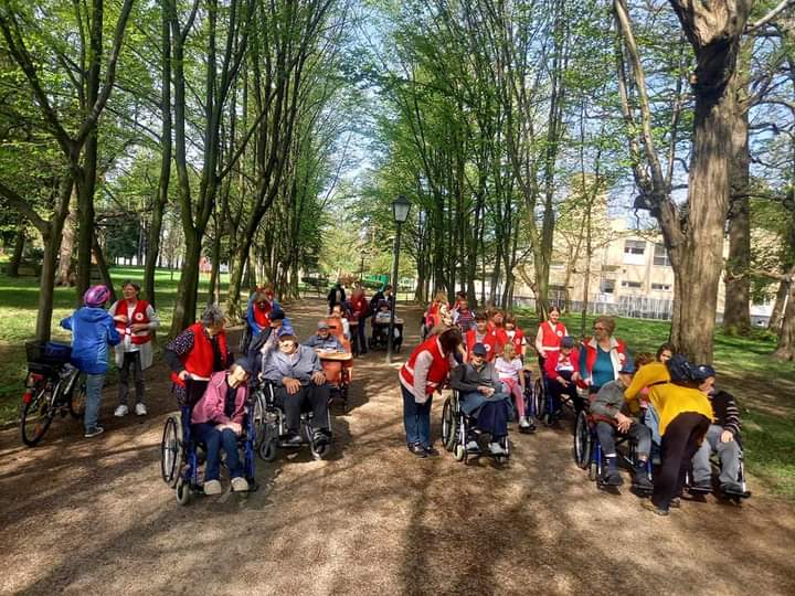 Vozičkanje oskrbovancev Doma dr. Jožeta Potrča, enota Slovenska Bistrica