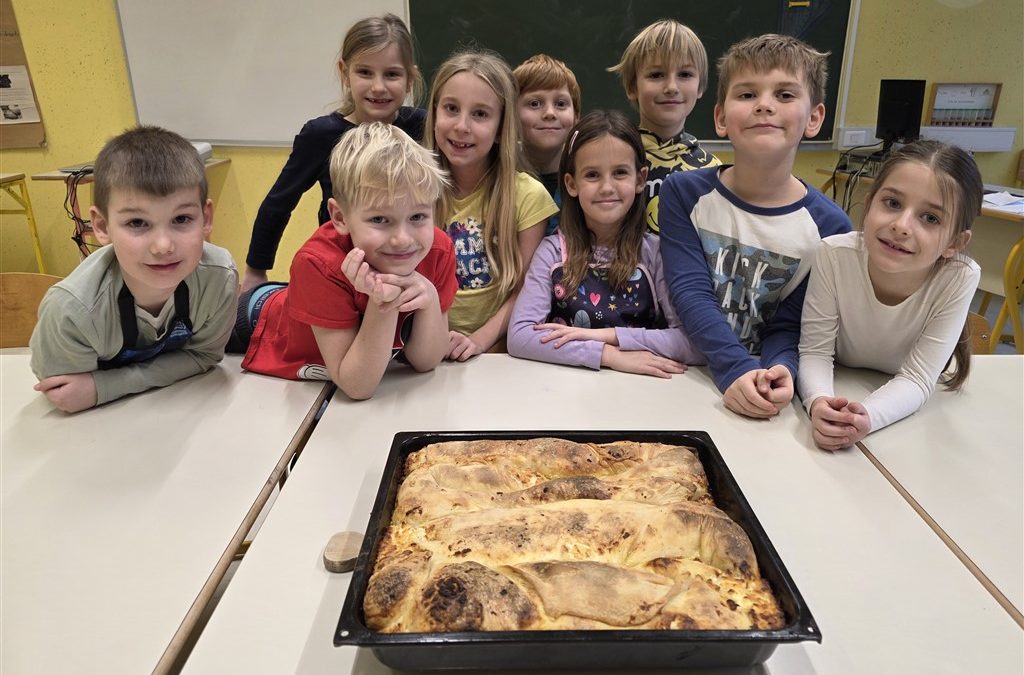 Sladka ustvarjalnost pri krožku kuharija!